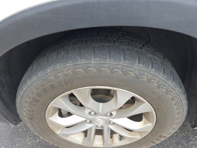 2019 Hyundai Santa Fe SE photo 2