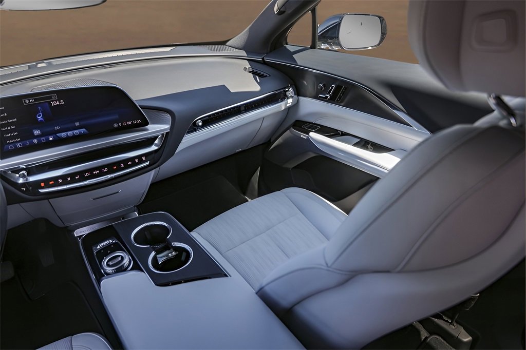 2024 Cadillac Lyriq Luxury photo 26