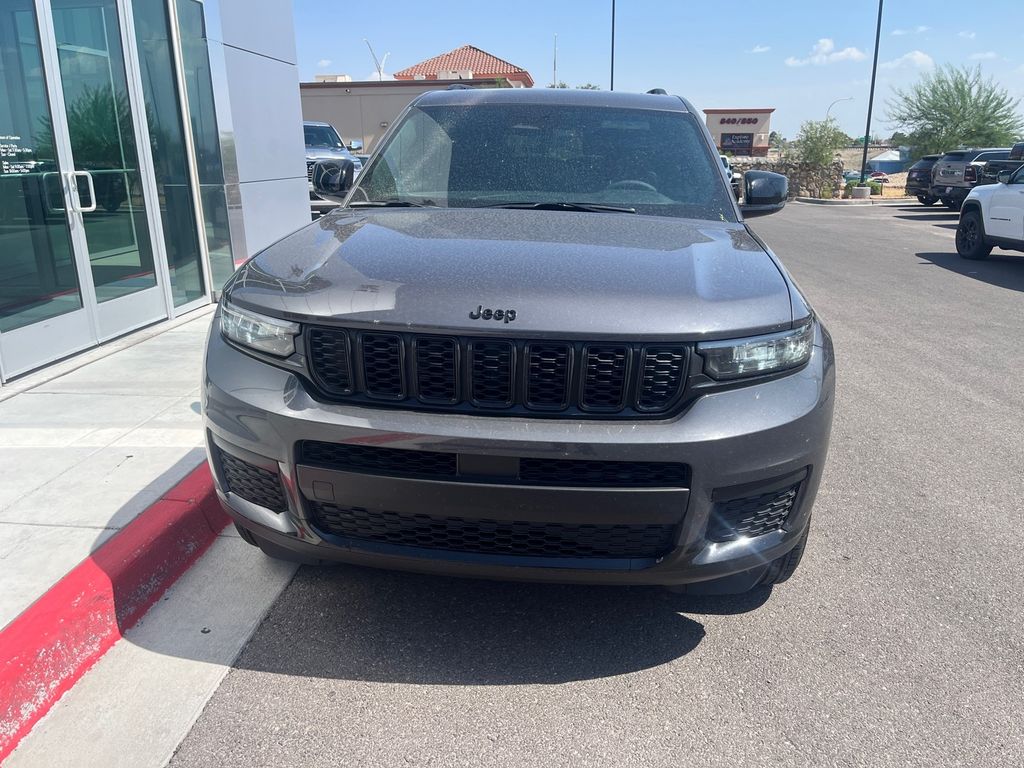 2025 Jeep Grand Cherokee Altitude X photo 2