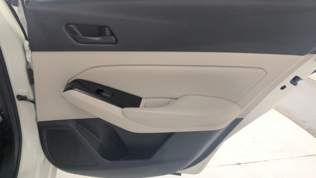 Used 2023 Pearl White Tricoat Nissan 2.5 SV image 34