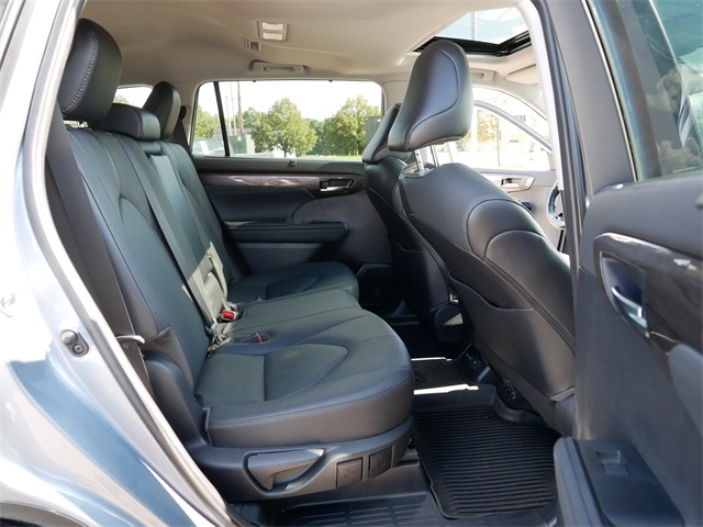2021 Toyota Highlander Limited photo 18