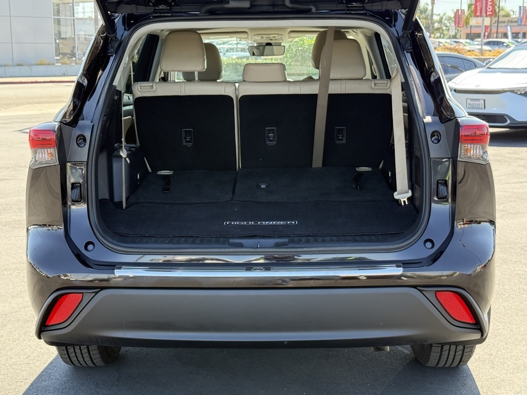 2022 Toyota Highlander XLE photo 13