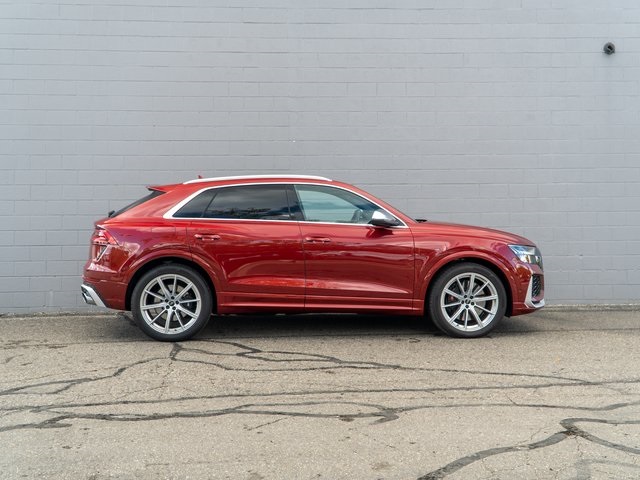 2024 Audi RS Q8 photo 8