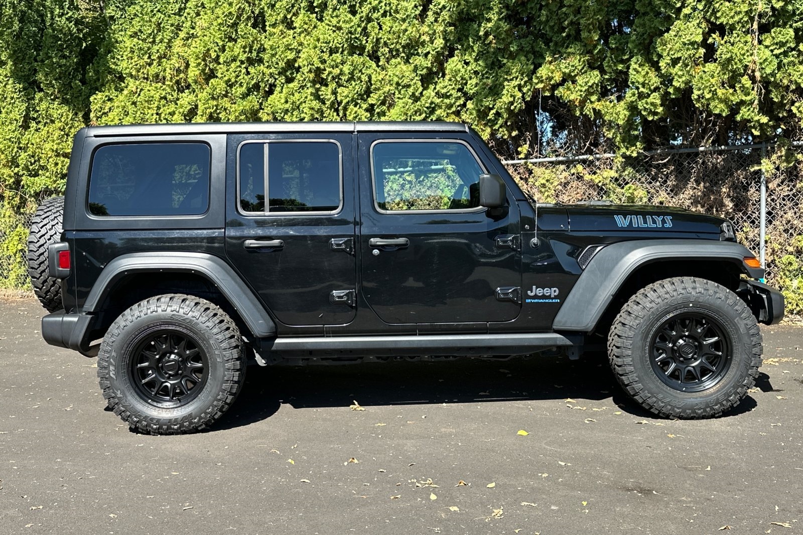 2023 Jeep Wrangler Base 4xe photo 3