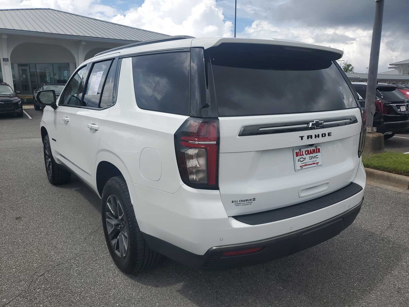 2021 Chevrolet Tahoe Z71 photo 2