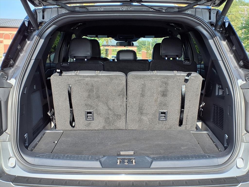 2025 Ford Explorer ST-Line photo 21