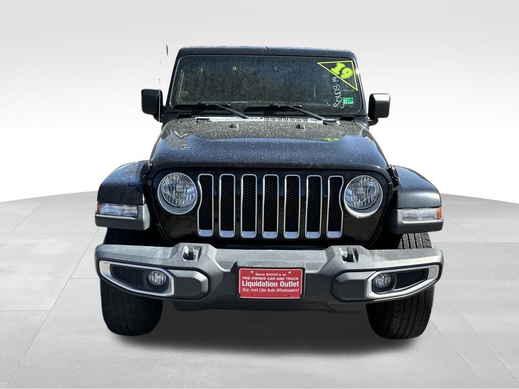 2019 Jeep Wrangler Unlimited Sahara photo 2