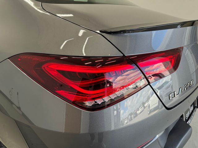 2022 Mercedes Benz CLA 250 photo 32
