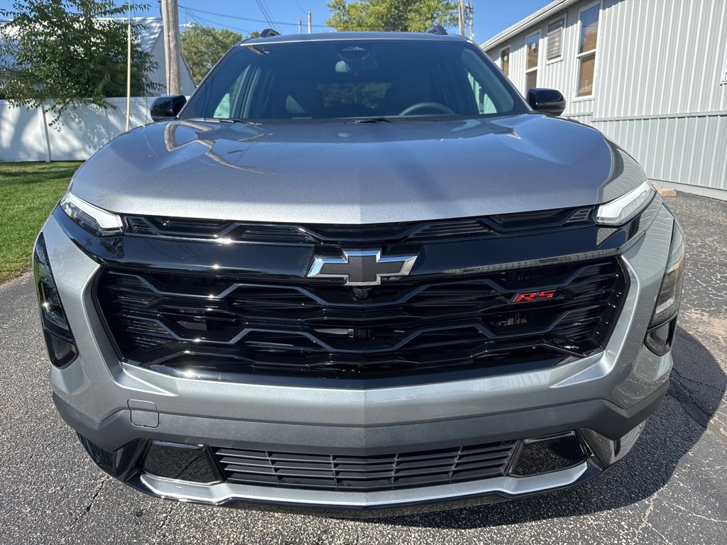 2026 Chevrolet Equinox RS photo 2