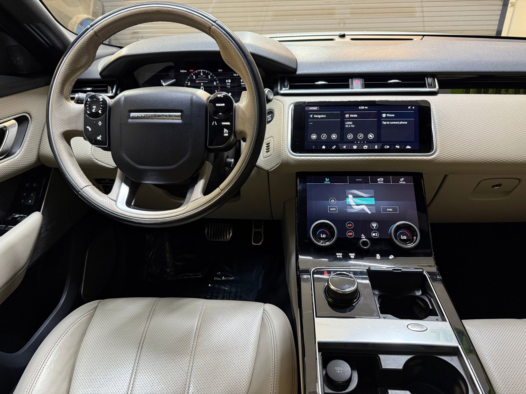 2018 Land Rover Range Rover Velar R-Dynamic SE photo 3
