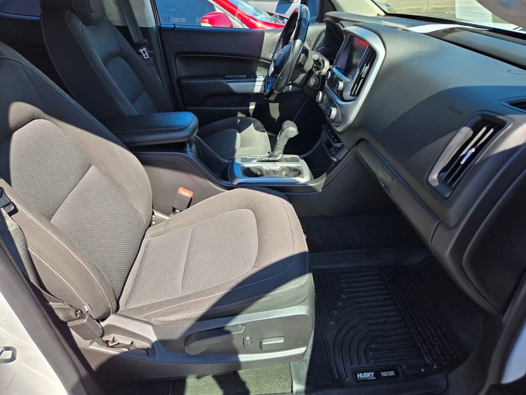 2017 Chevrolet Colorado LT photo 4