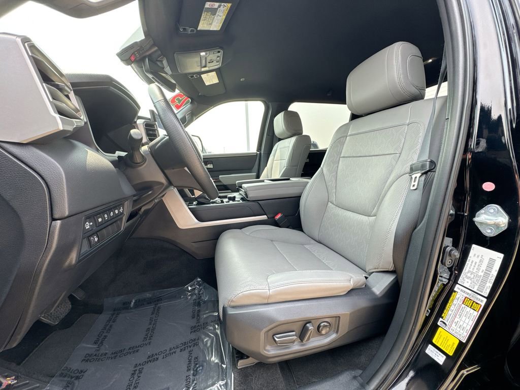 2025 Toyota Tundra Limited photo 18