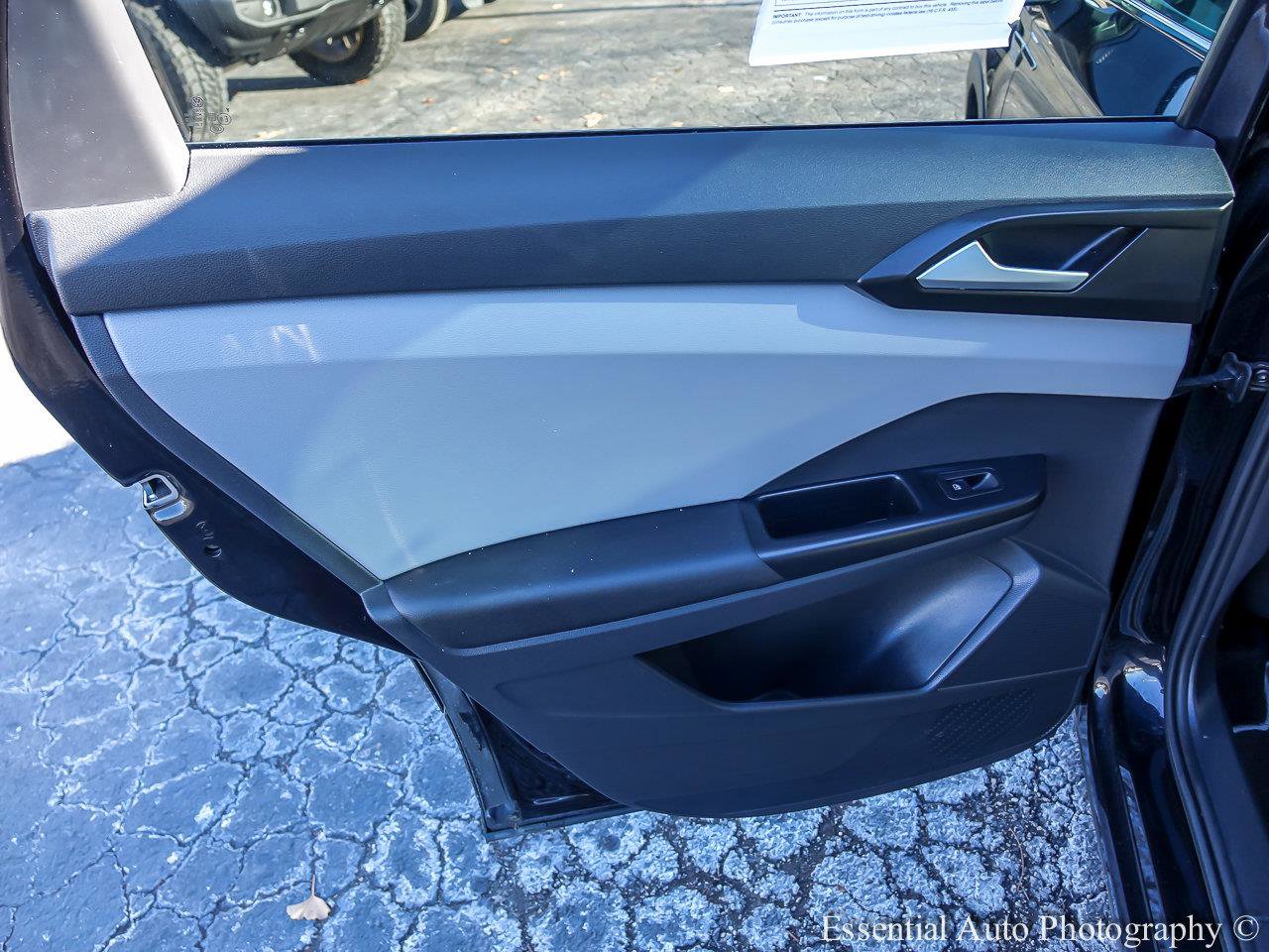 2023 VOLKSWAGEN TAOS - Image 18