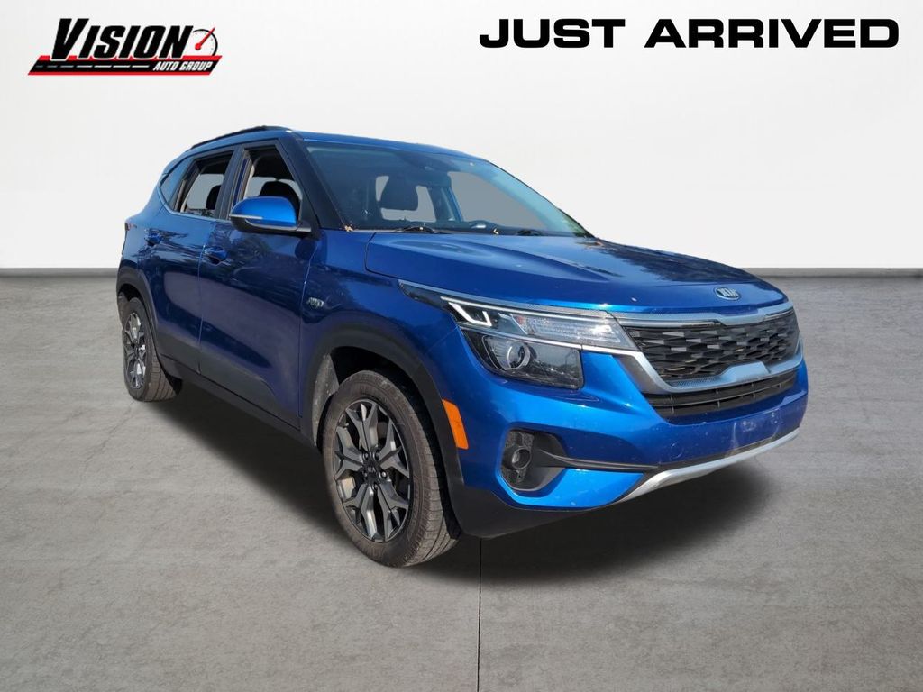 2021 Kia Seltos EX photo 3