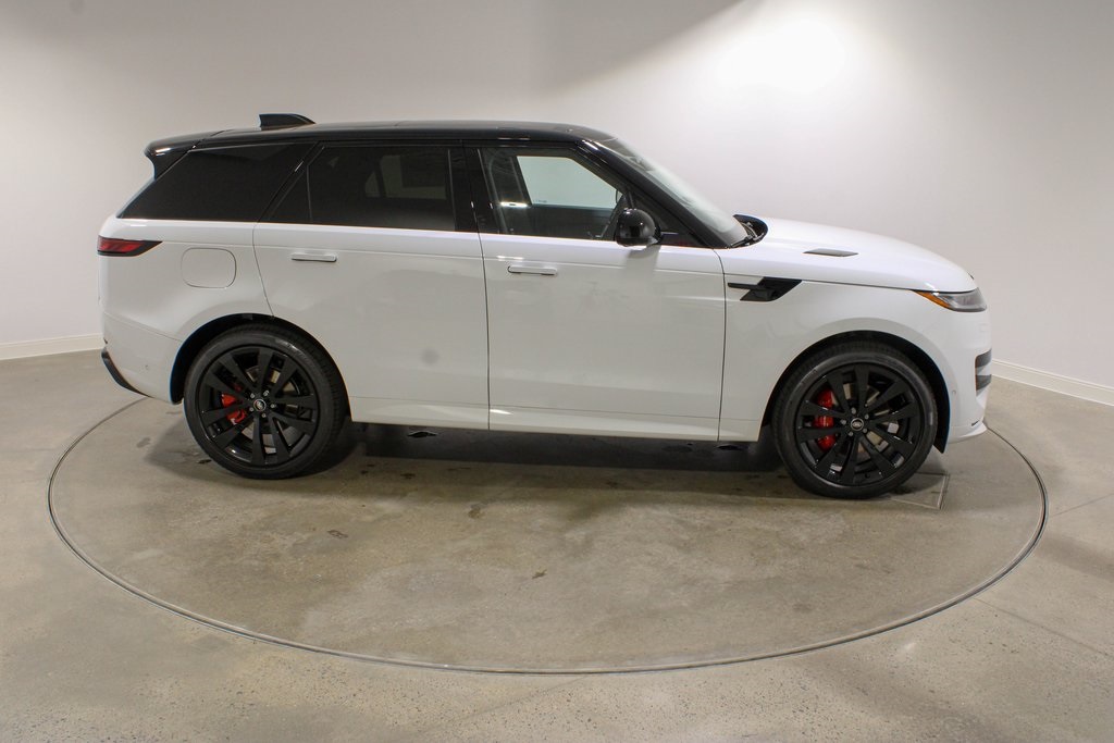 2025 Land Rover Range Rover Sport SE photo 5