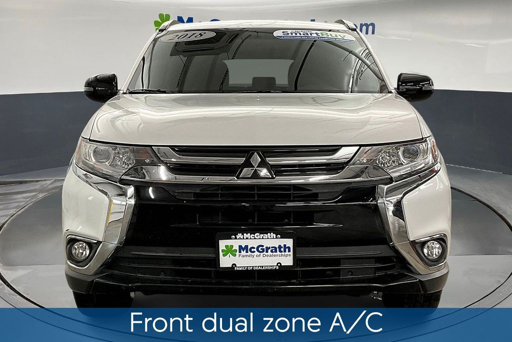 2018 Mitsubishi Outlander LE photo 4