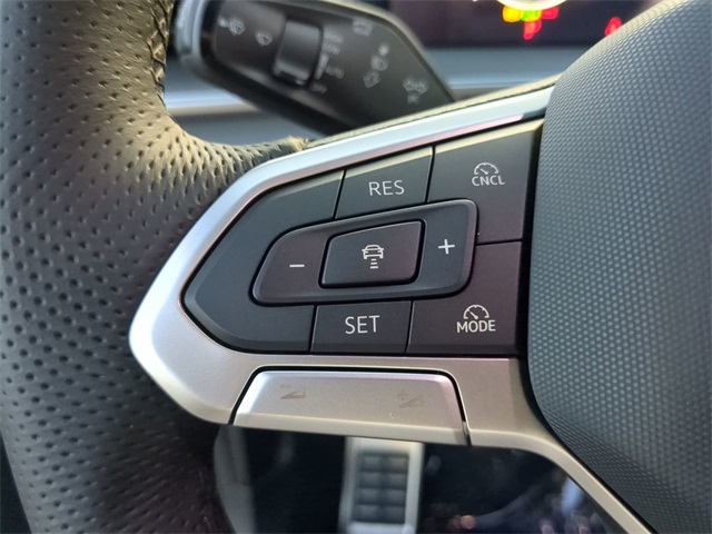 2025 Volkswagen Tiguan SE R-Line Black photo 24