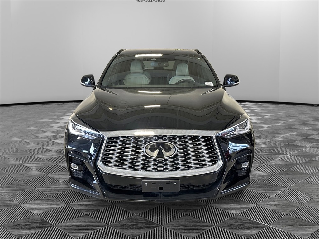 Used 2023 Black INFINITI LUXE image 2