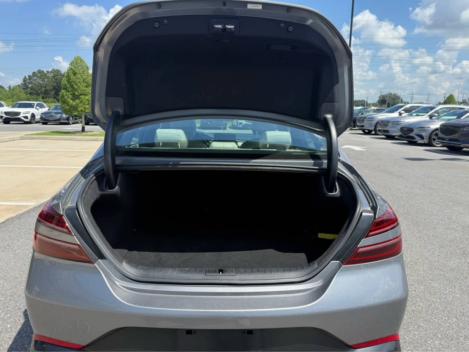 2024 Genesis G70 2.5T photo 7