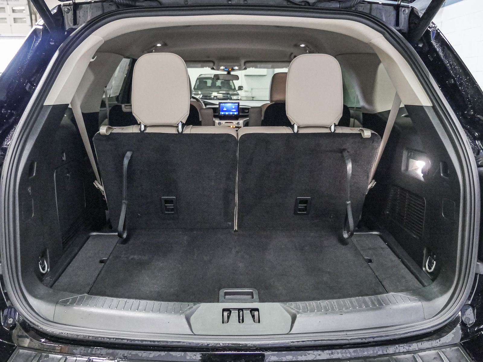 2023 Ford Explorer XLT photo 16