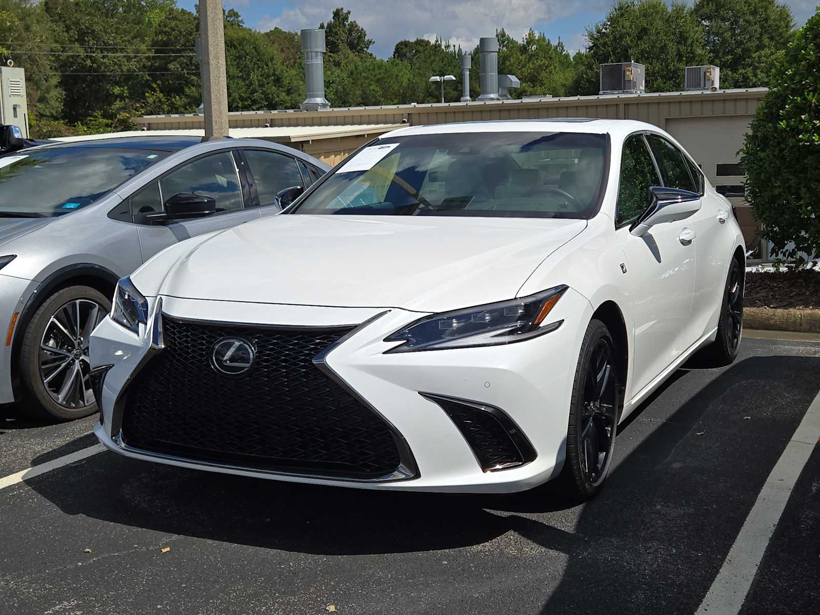 2024 Lexus ES F SPORT Handling photo 3