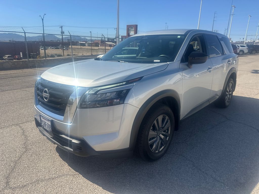 Used 2025 Silver Nissan S image 1