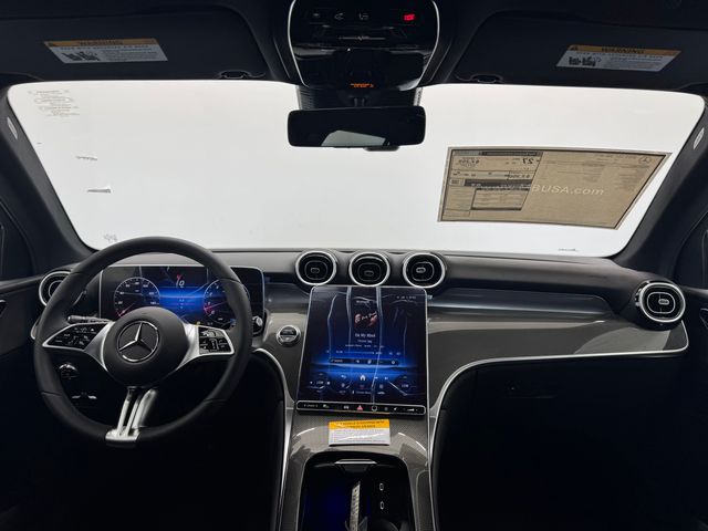 2025 Mercedes Benz GLC 300 photo 3