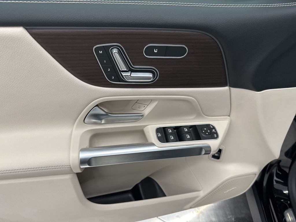 2026 Mercedes Benz GLB 250 4MATIC photo 11