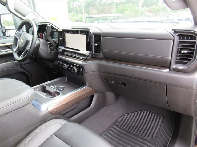 2024 Chevrolet Silverado 2500HD LT photo 10