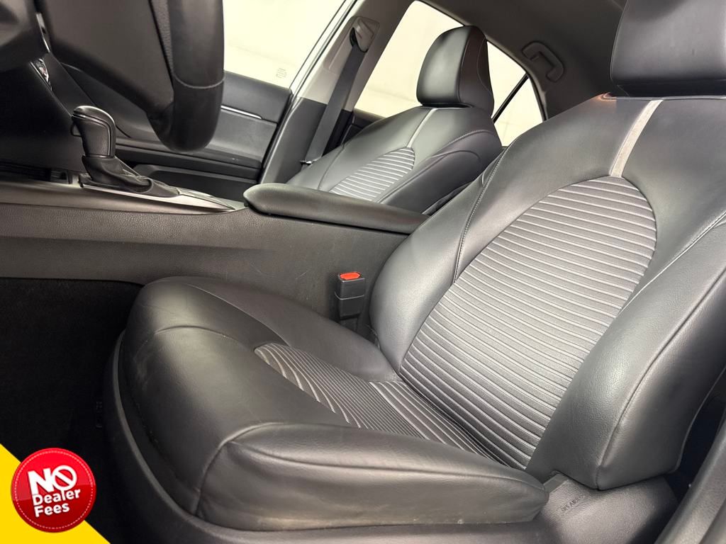 2023 Toyota Camry SE photo 2