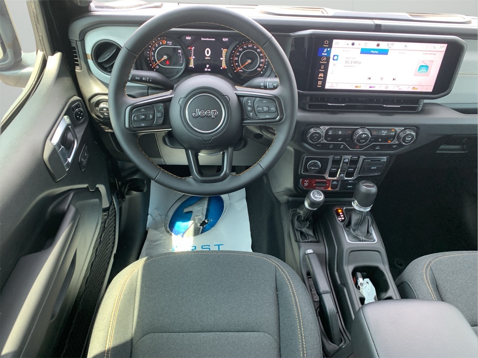 2025 Jeep Gladiator Willys photo 21