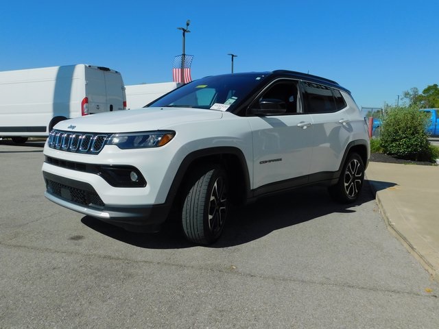 2023 Jeep Compass Limited photo 3