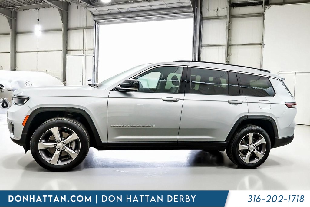 2022 Jeep Grand Cherokee Limited photo 2