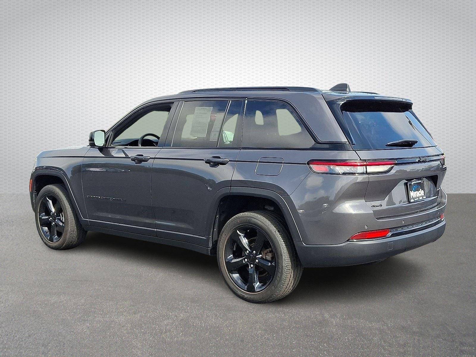 2023 Jeep Grand Cherokee Altitude X photo 2