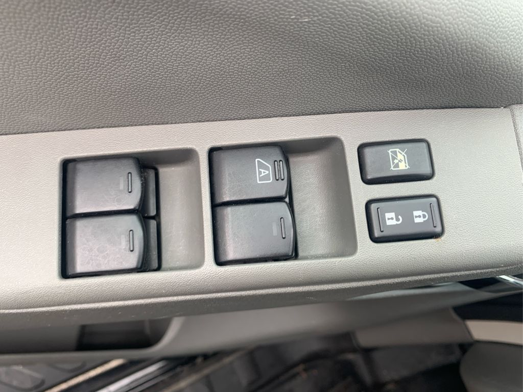 2020 Nissan Frontier SV photo 27