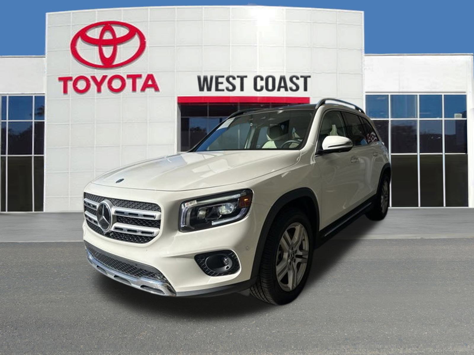 2022 Mercedes-Benz GLB Base's photo