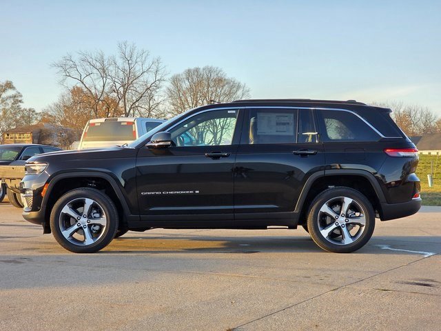 2025 Jeep Grand Cherokee Limited photo 4