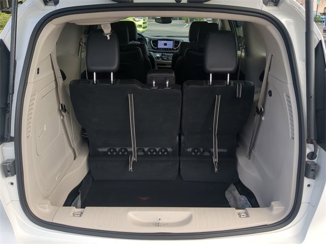 2023 Chrysler Pacifica Hybrid Touring L photo 12