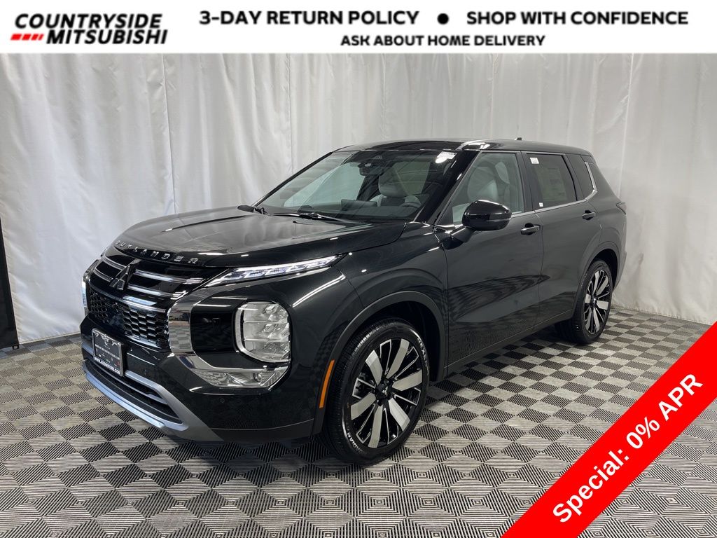 2025 Mitsubishi Outlander SE's photo