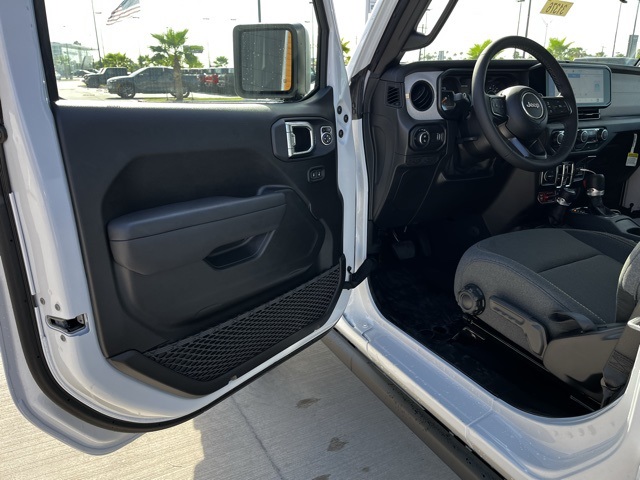 2025 Jeep Gladiator Willys photo 13