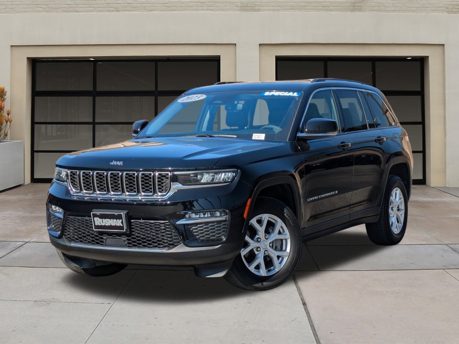 2023 Jeep Grand Cherokee Limited photo 2