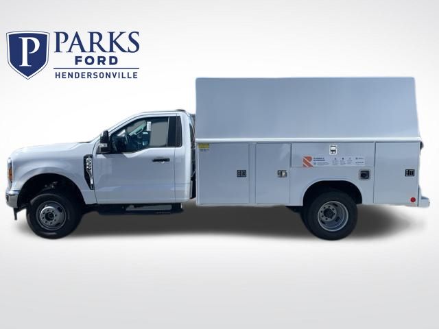 2024 Ford F-350 Super Duty Chassis Cab XL's photo
