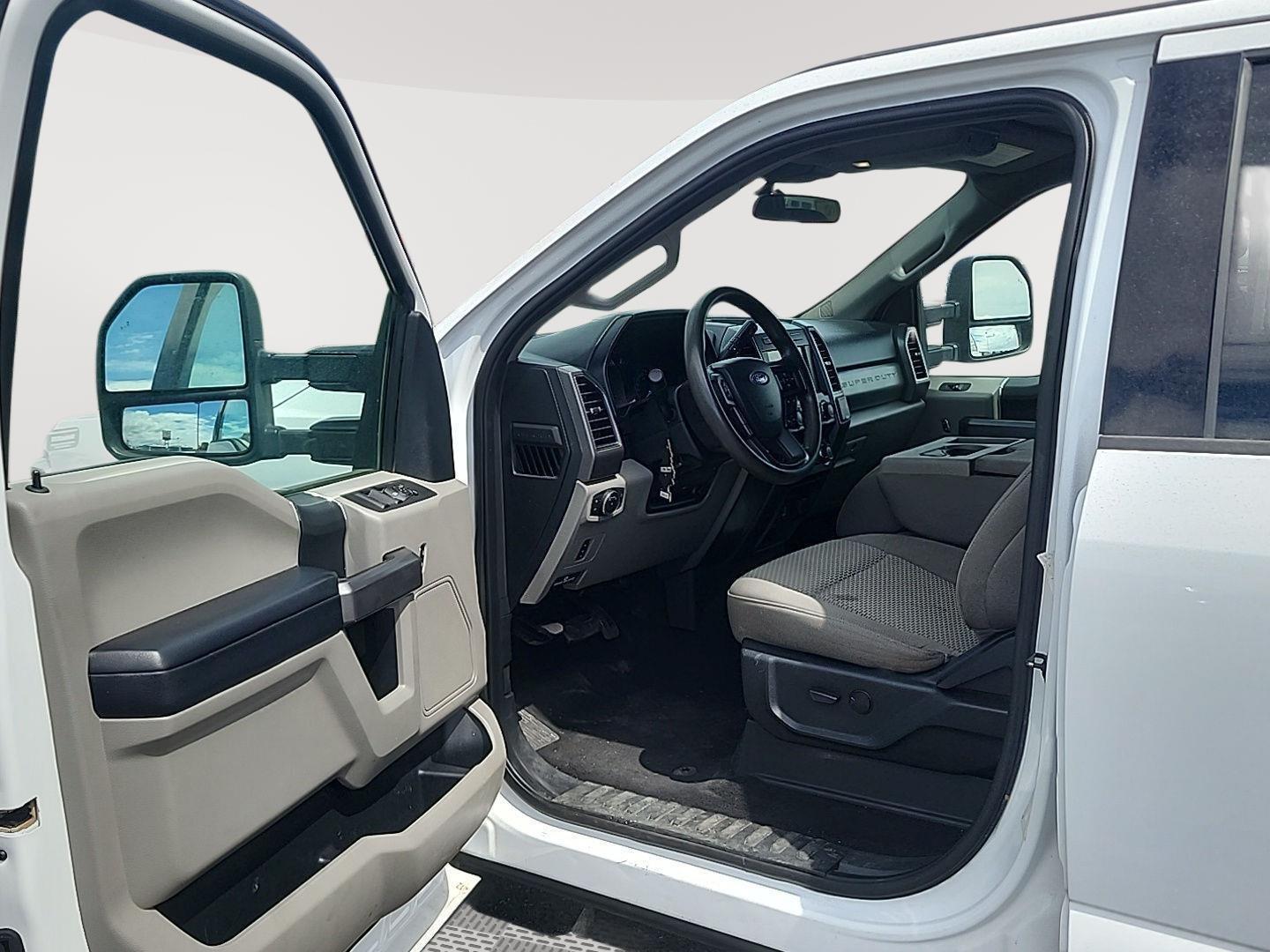 2020 Ford F-250 XLT photo 9
