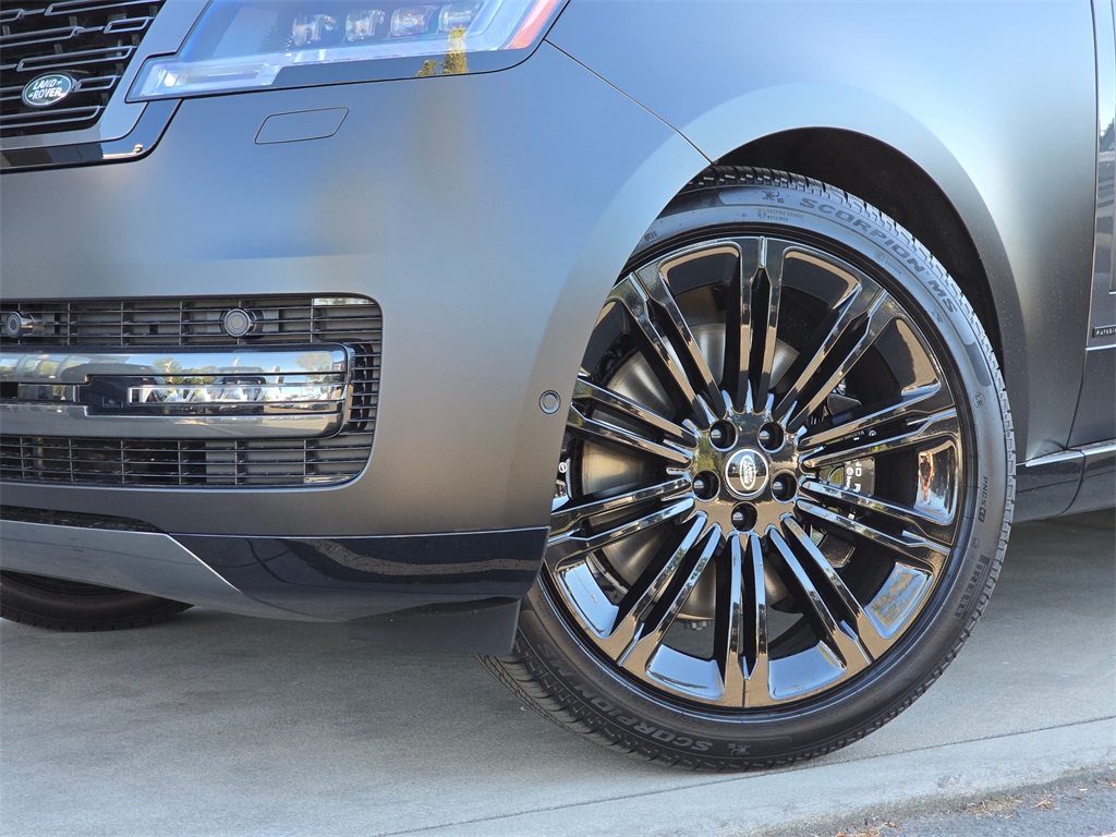 2025 Land Rover Range Rover Autobiography photo 2