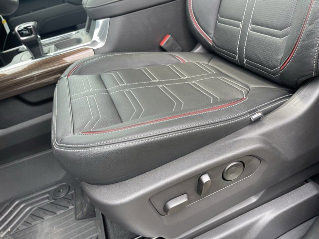 2025 Chevrolet Silverado 1500 RST photo 16