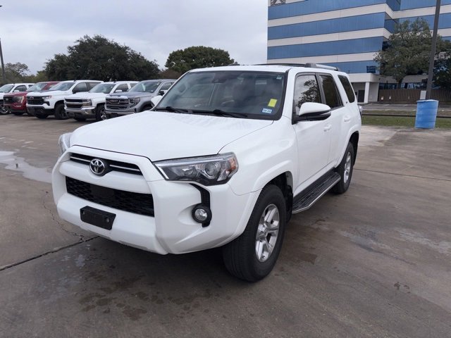 2020 Toyota 4Runner SR5 photo 3