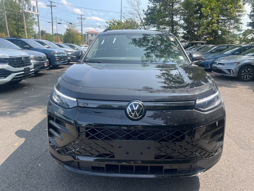 2025 Volkswagen Tiguan SE R-Line Black photo 3