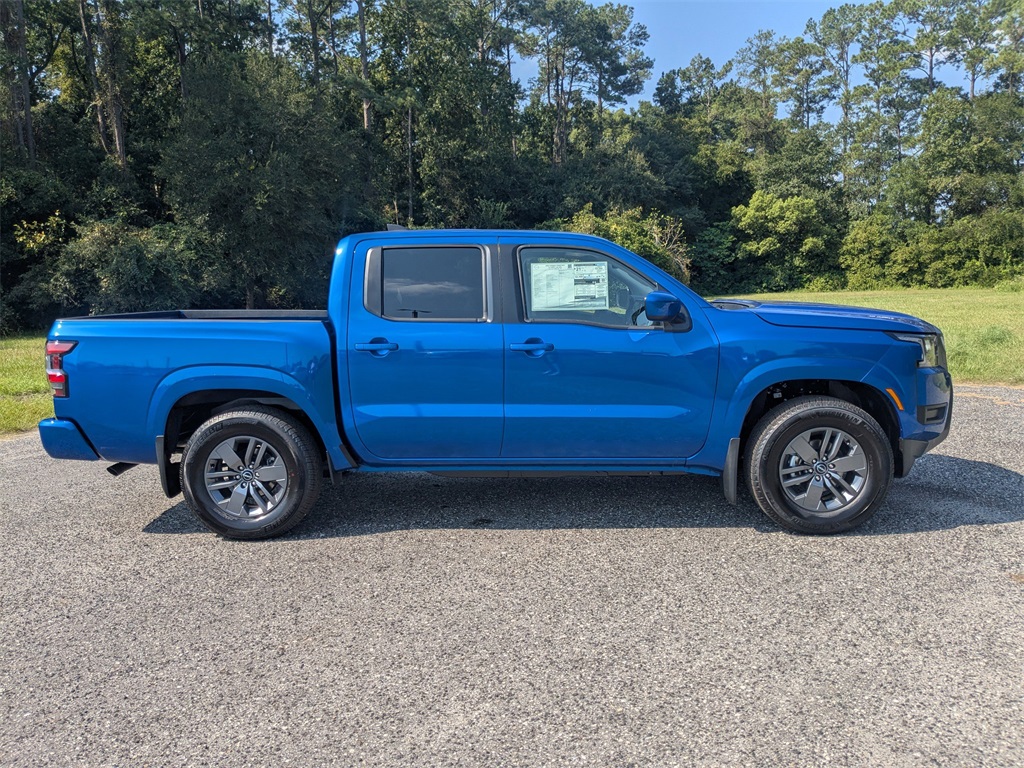 2026 Nissan Frontier SV photo 2