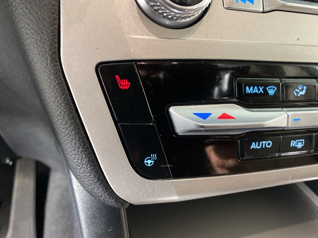 2023 Ford Explorer XLT photo 2