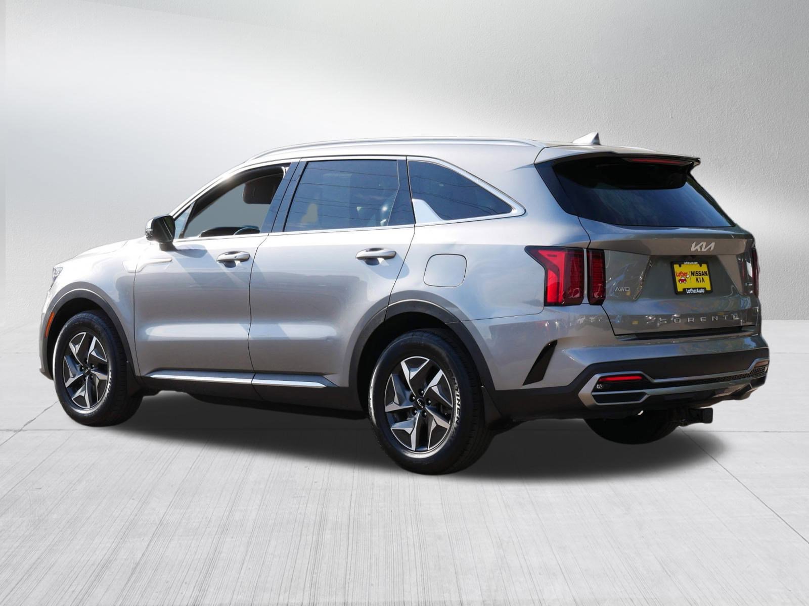 2022 Kia Sorento Hybrid S photo 2